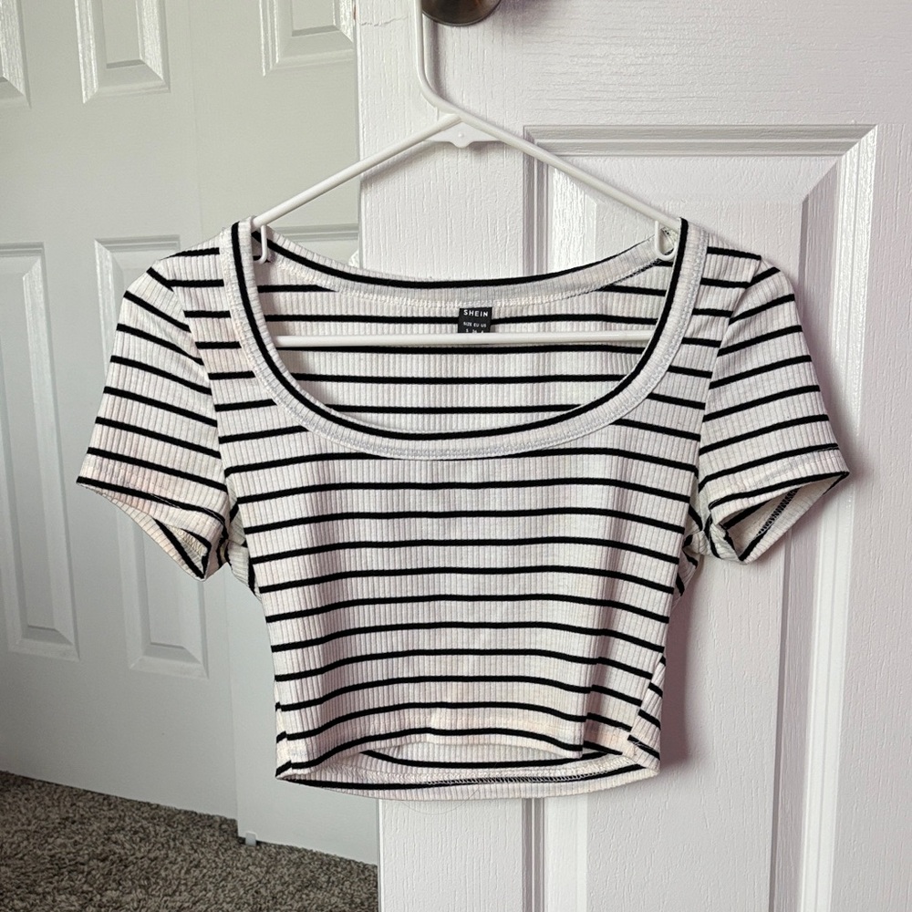 2 Pack SHEIN Cropped Tees